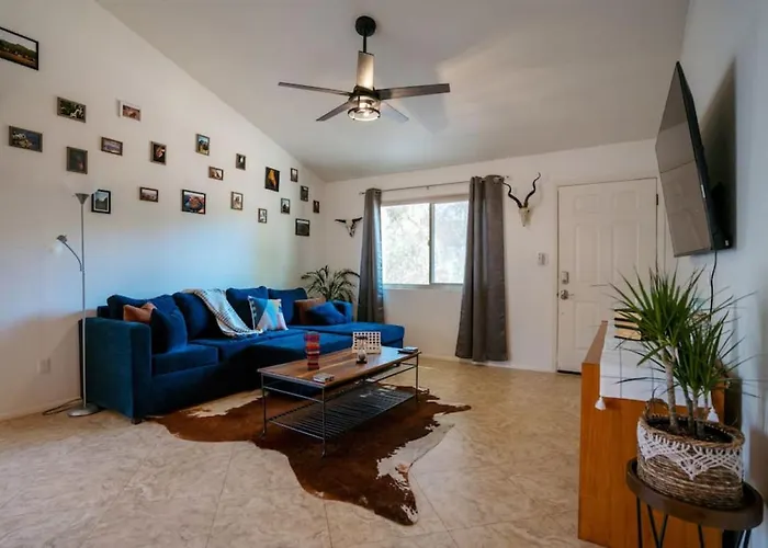 Modern 2br In Location With Pool Access *