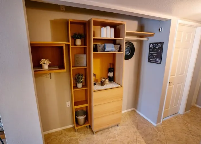 Modern 2br In Location With Pool Access Holiday home